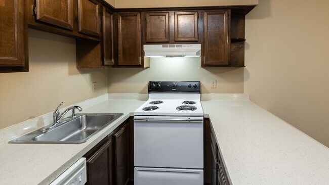 Building Photo - Hardy Manor Apartment Homes