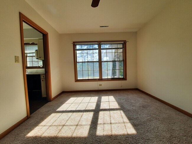 Building Photo - 1450 Wing St