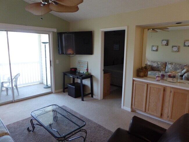 Building Photo - 541 White River Dr