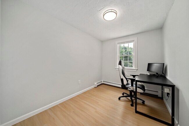 Building Photo - 6 Skyview Rd