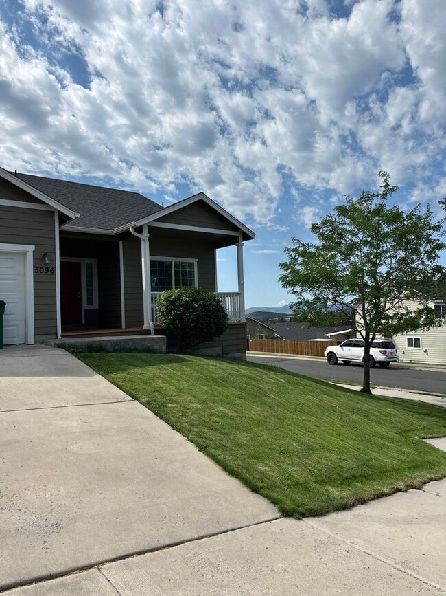 Building Photo - 5096 Larch Ln