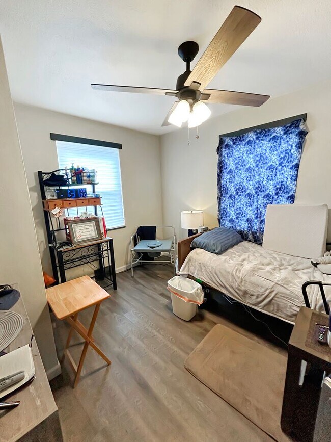 Building Photo - Charming 2-bedroom, 1-bath home in Oakdale, PA!