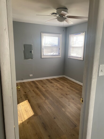 Building Photo - 444 W Hickory St