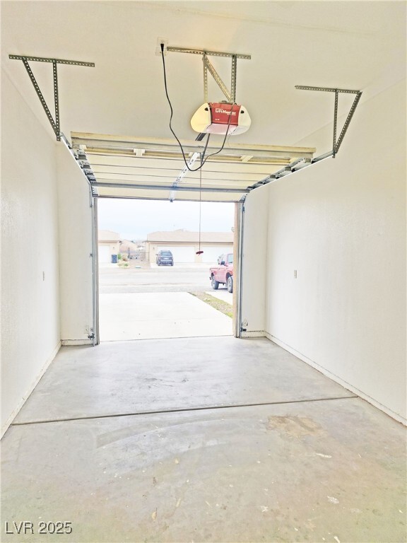 Building Photo - 1421 Star Rd