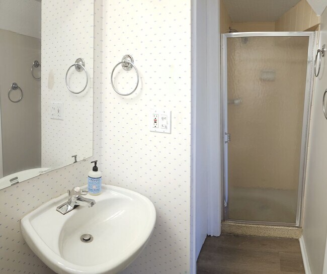 Building Photo - 24496 Clareshire Dr