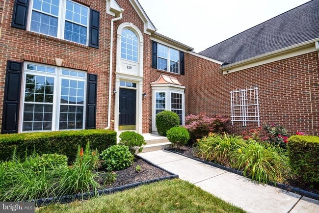 Building Photo - 120 Galyn Dr