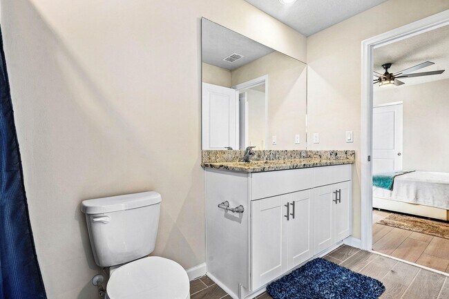 Building Photo - 5623 Enclave Dr