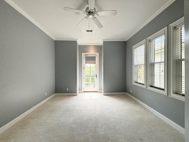 Building Photo - 3 Bedroom Townhouse W/ Sunset Water Views!