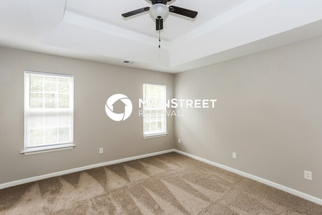Building Photo - 4 Bedroom Pet-Friendly Home in CHARLOTTE, NC with Main Street Renewal