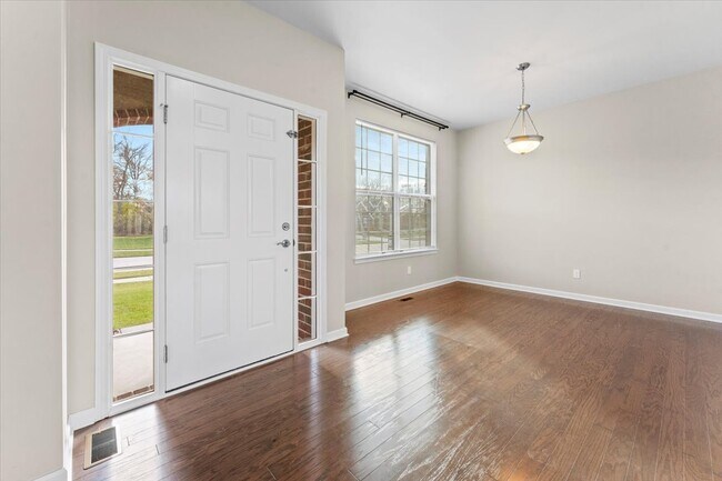 Building Photo - 928 Leafdale Dr