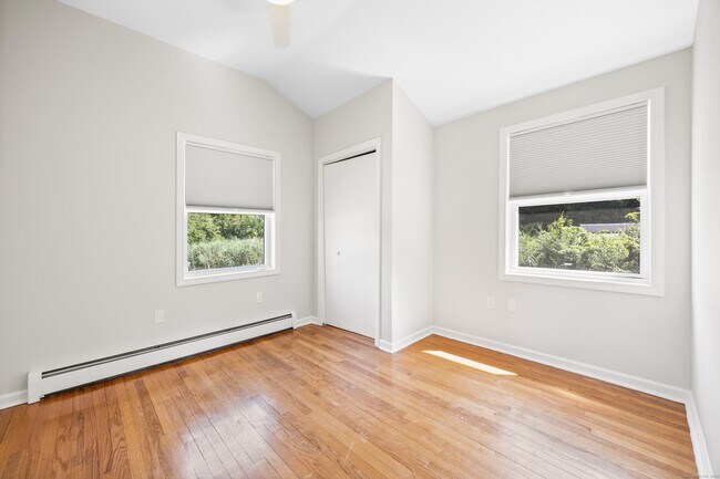 Building Photo - 159 E Johnson Ave