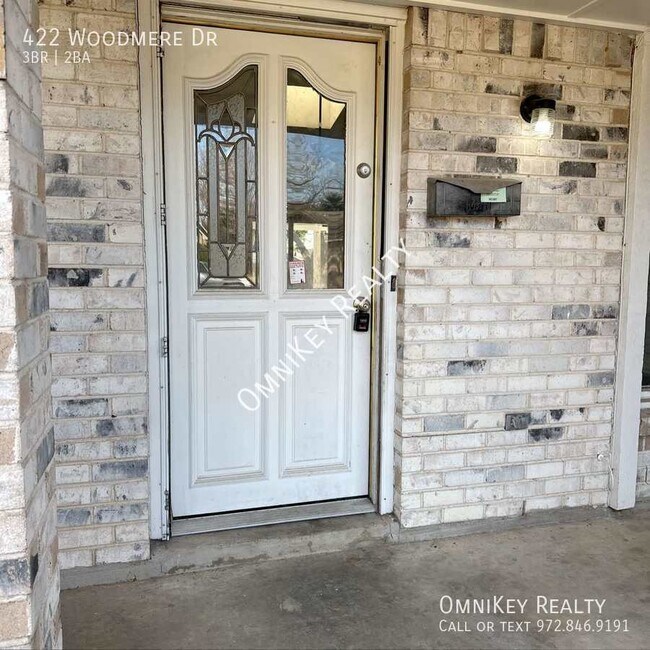 Building Photo - 422 Woodmere Dr