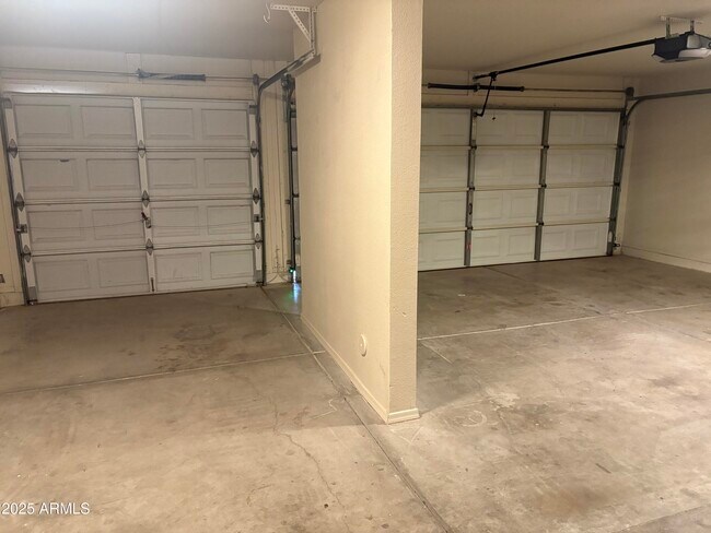 Building Photo - 1472 E Constitution Dr