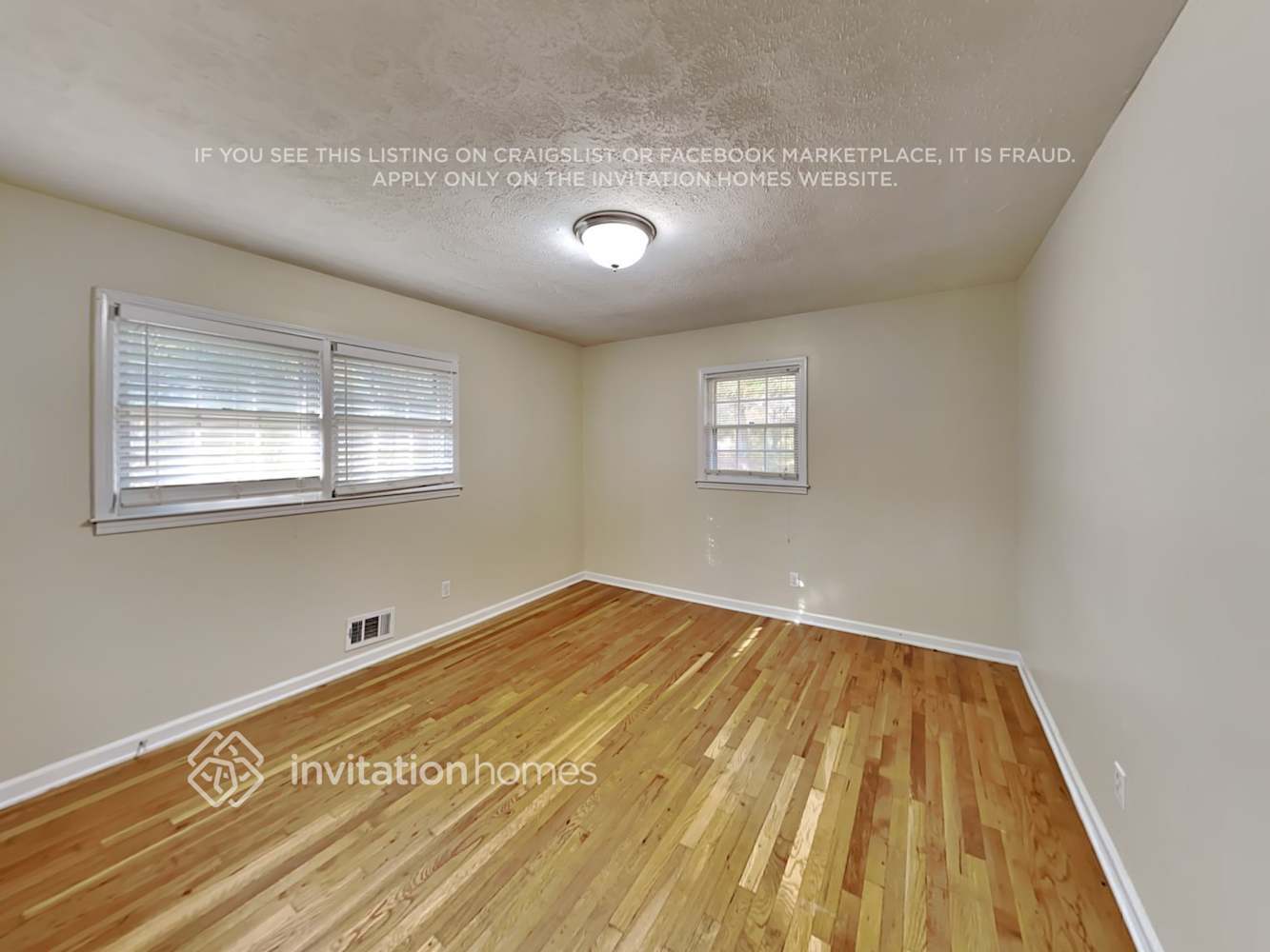 Building Photo - 2926 Pine Hill Dr