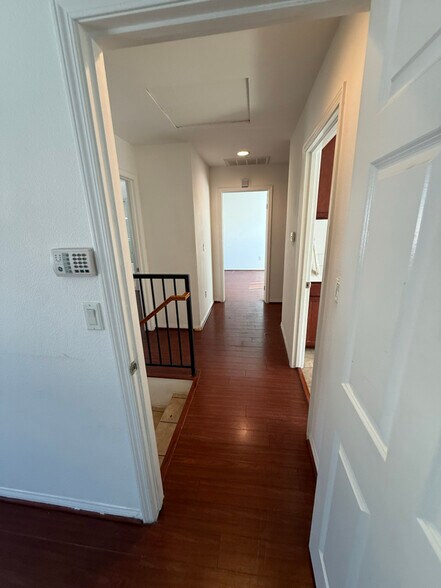Building Photo - 9635 Woodman Ave
