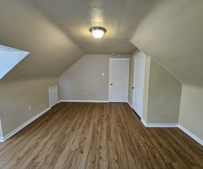 Building Photo - 855 Hamil Rd