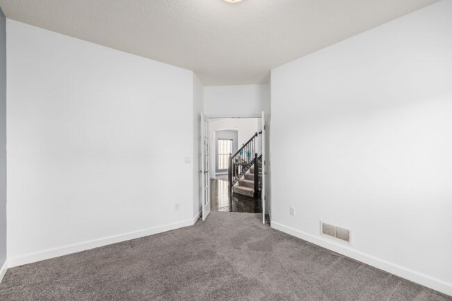 Building Photo - 4165 Freesia Dr