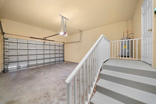 Building Photo - Nicely updated 3-bedroom, 2-bath upper-floor condo in Fort Myers