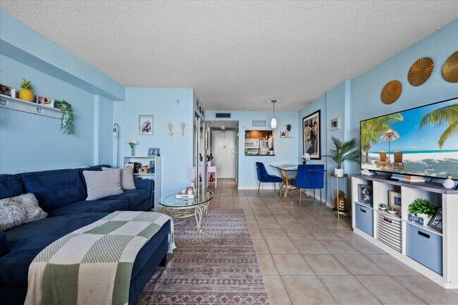 Building Photo - 2560 S Ocean Blvd