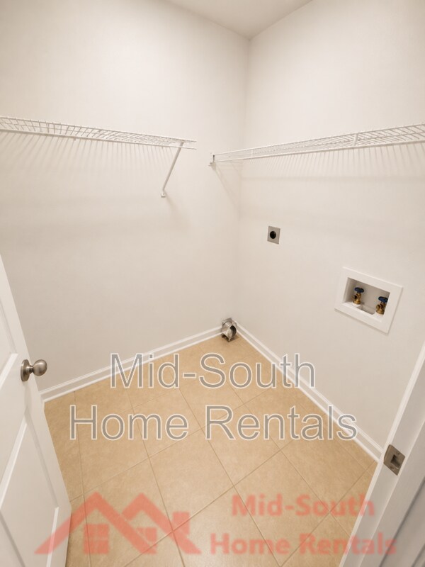 Building Photo - 9901 Woodland Bend Dr