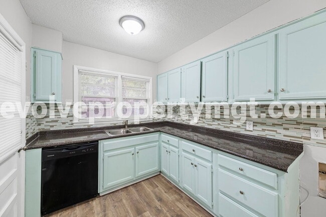 Building Photo - 7702 Marvin Rd