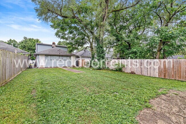 Building Photo - 970 Edgemont Ave