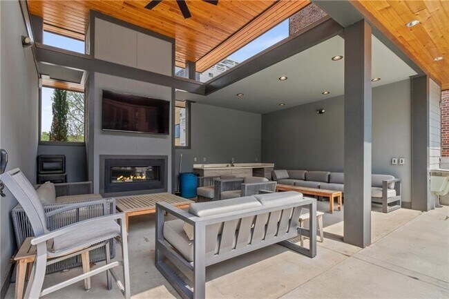 Building Photo - 1292 Chelsea Cir NW