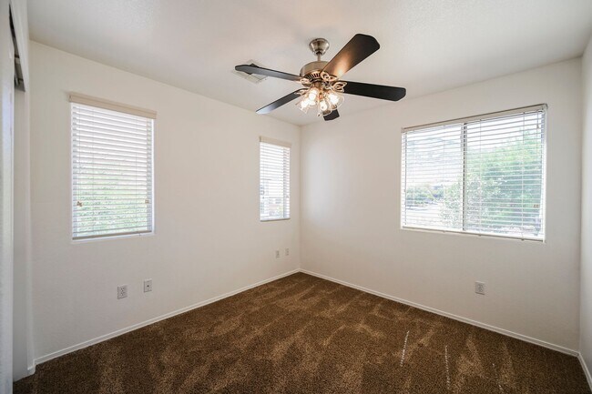 Building Photo - 3 Bedroom, 2.5 Bath Two-Story Home Located In The Charming Southwest Area!