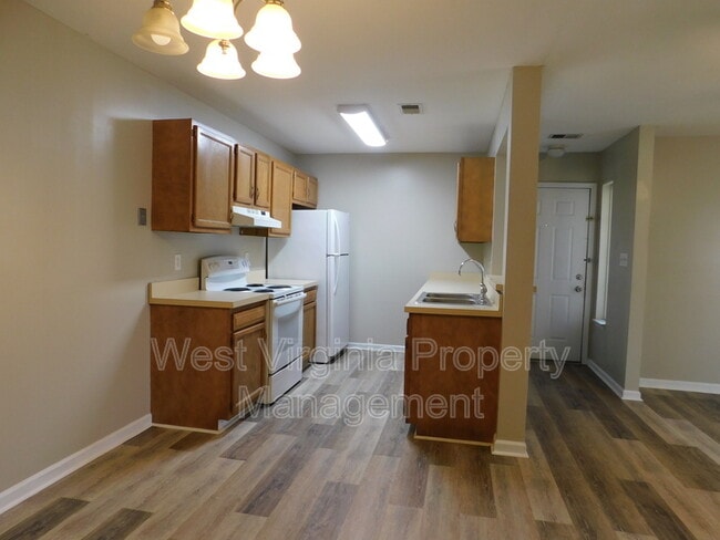 Building Photo - 404 Gatewood Ave