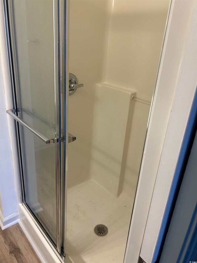 Building Photo - 4104 Pinehurst Cir