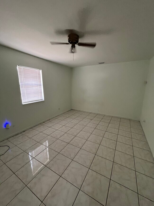 Building Photo - 23 Mountain Dr