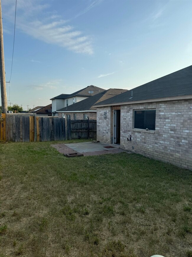 Building Photo - 516 Valdosa Dr