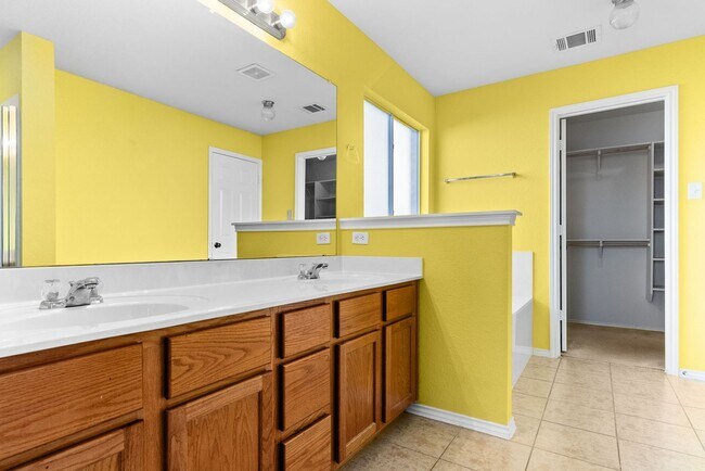 Building Photo - 6303 Blayney Dr