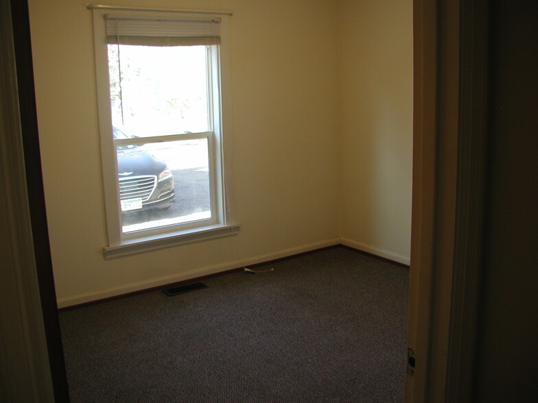 Building Photo - 402 Wolfe Ave