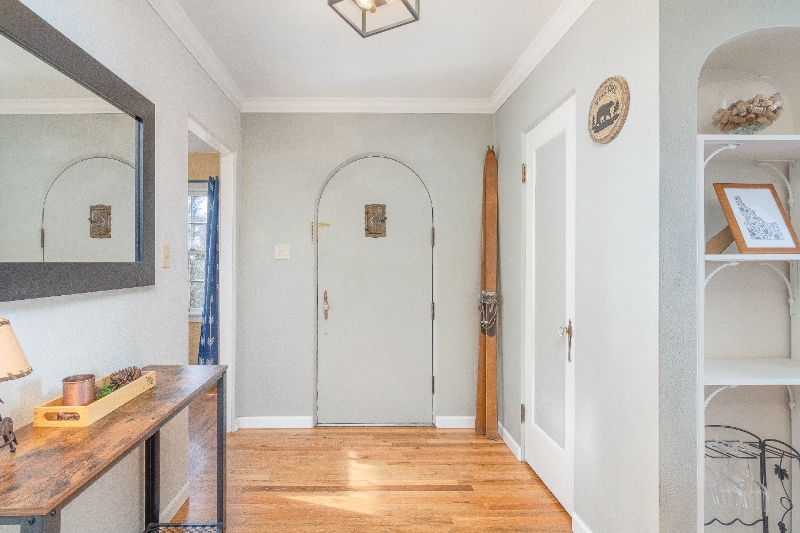 Building Photo - 2104 W State St