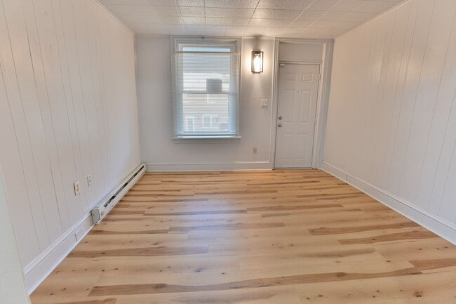 Building Photo - 3 Bedroom Single Family Home on Rudy Rd