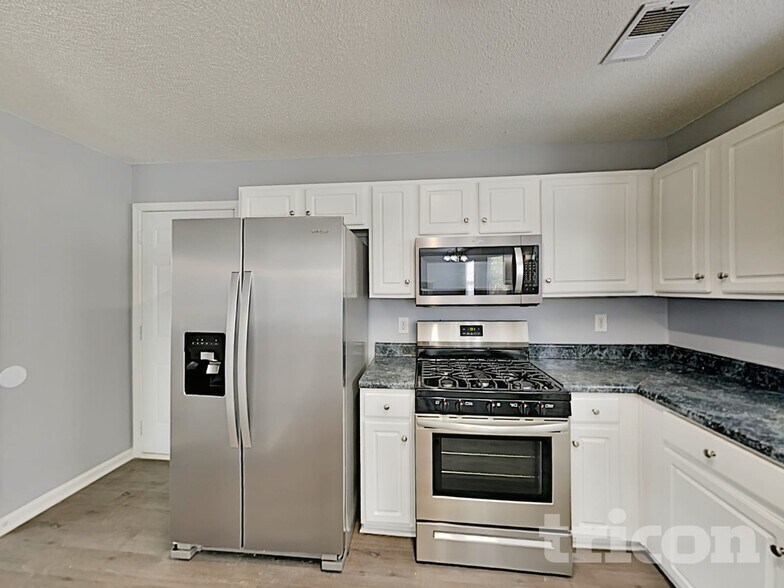 Building Photo - 5325 Rolling Meadow Dr SW