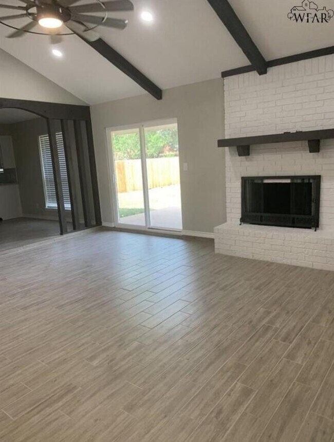 Building Photo - 5813 Briargrove Dr