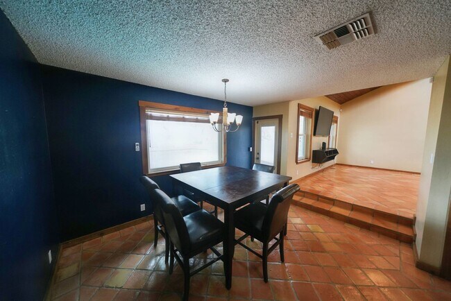 Building Photo - Charming and Centrally Located Home Now Available with Inground Pool. Realtor Commmission:$750