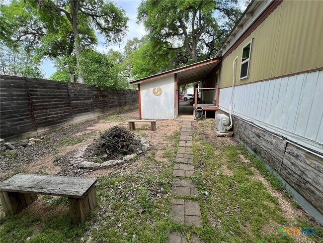 Building Photo - 144 Deer Ln