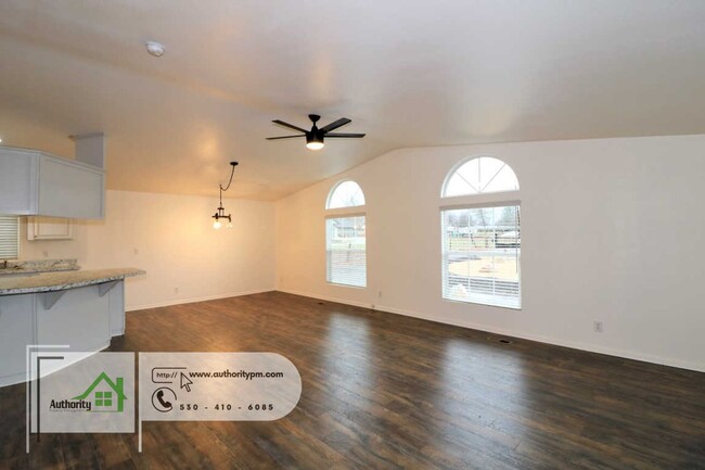 Building Photo - 21221 El Toro - Country living at it's bes...