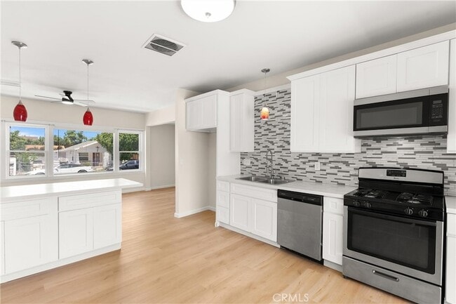 Building Photo - 421 W Sun Ave