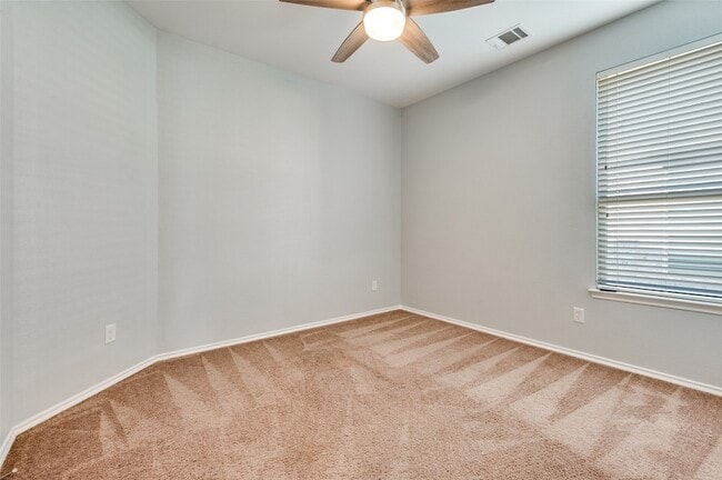 Building Photo - 1012 Lake Meadow Ln