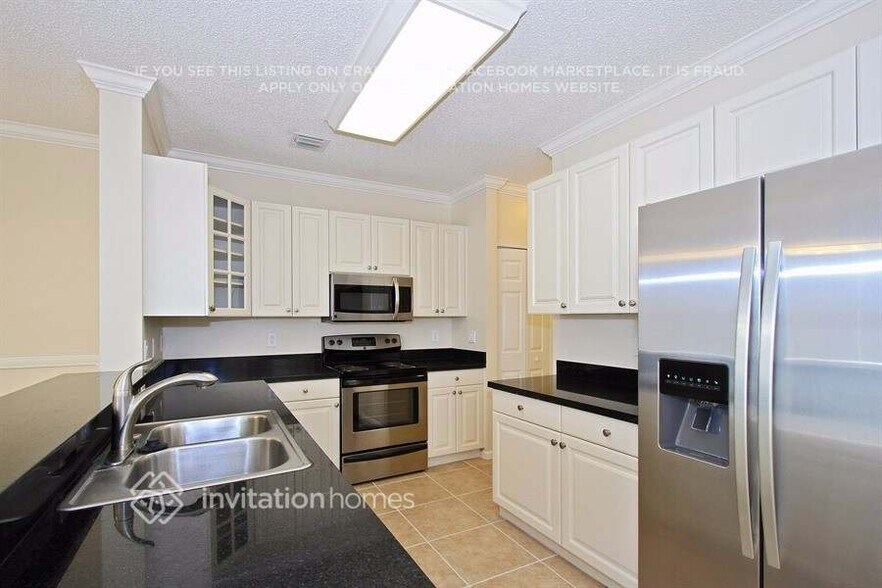 Building Photo - 6251 Oak Bluff Way