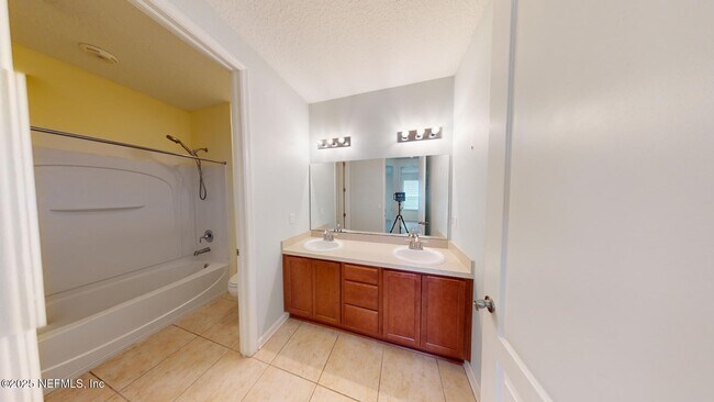 Building Photo - 15707 Lexington Park Blvd