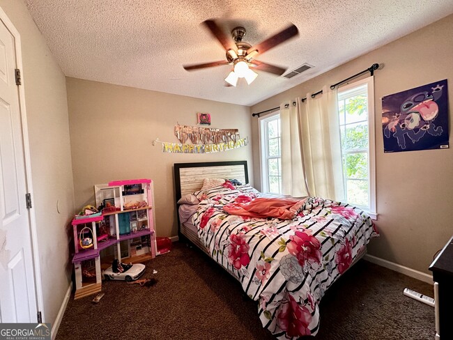 Building Photo - 520 Millbrook Villa Dr