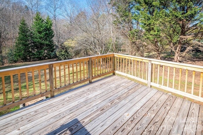 Building Photo - 160 Matlen Dr