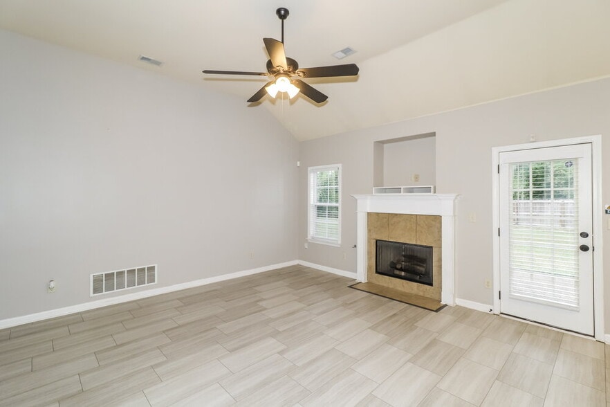 Building Photo - 3714 Harvest Tree Cove