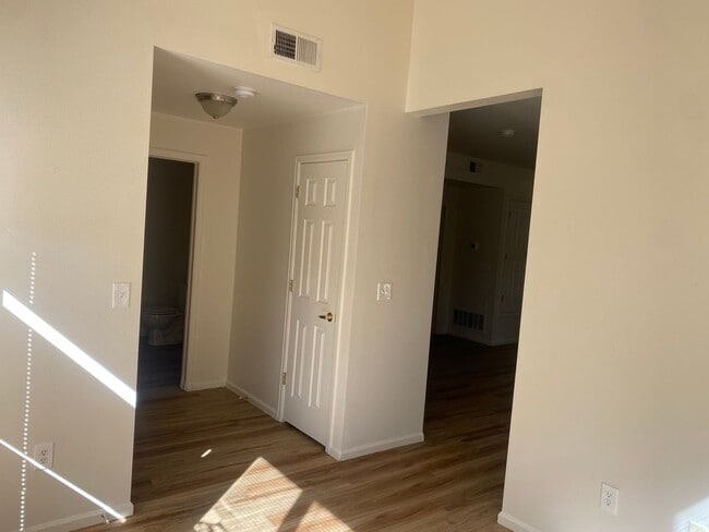 Building Photo - 2541 S Bahama Cir