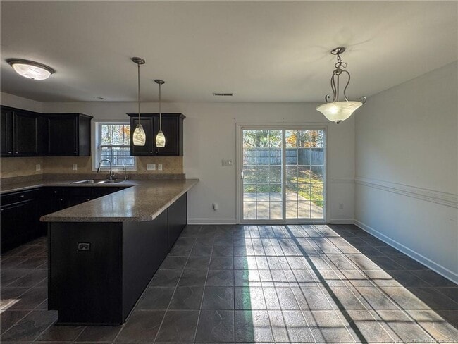 Building Photo - 142 Crestwood Ln